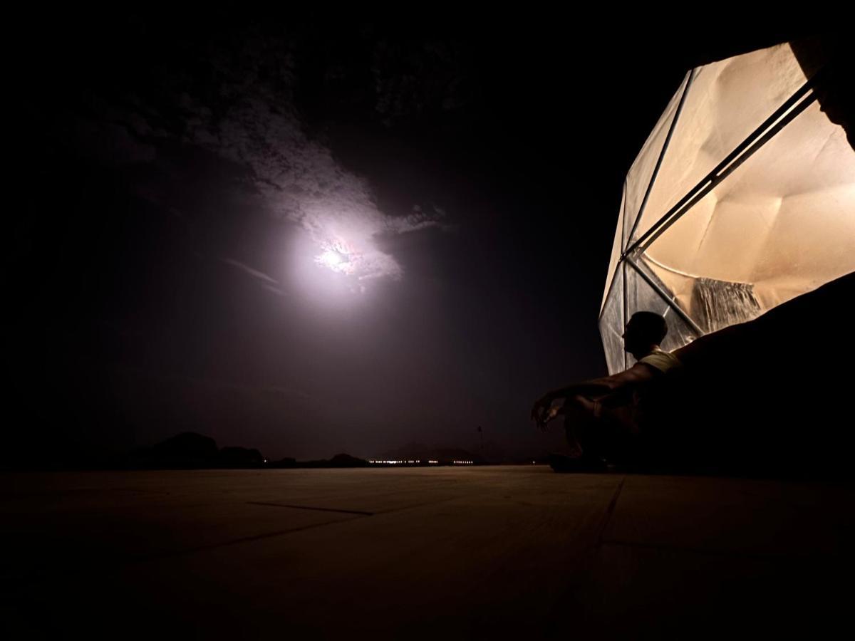 Rum Island Luxury Camp & Bubbles Hotel Wadi Rum Buitenkant foto