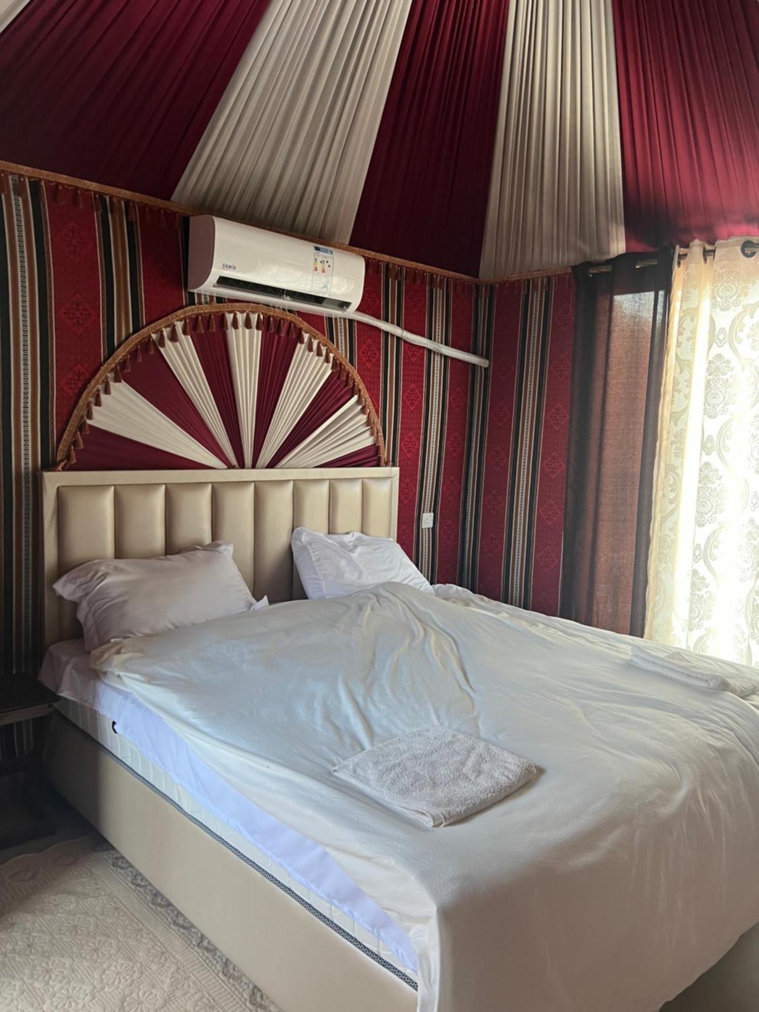 Rum Island Luxury Camp & Bubbles Hotel Wadi Rum Buitenkant foto