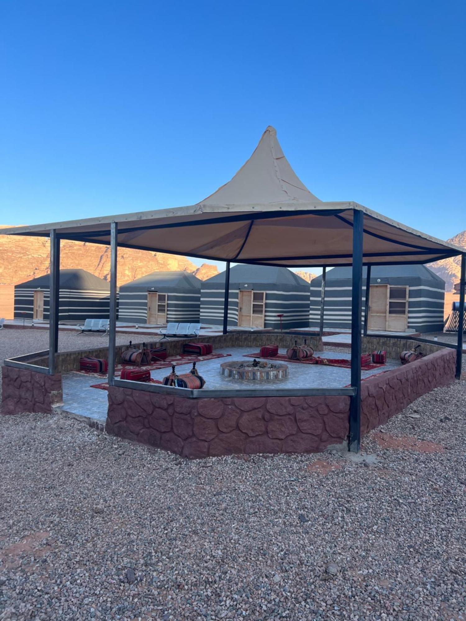 Rum Island Luxury Camp & Bubbles Hotel Wadi Rum Buitenkant foto