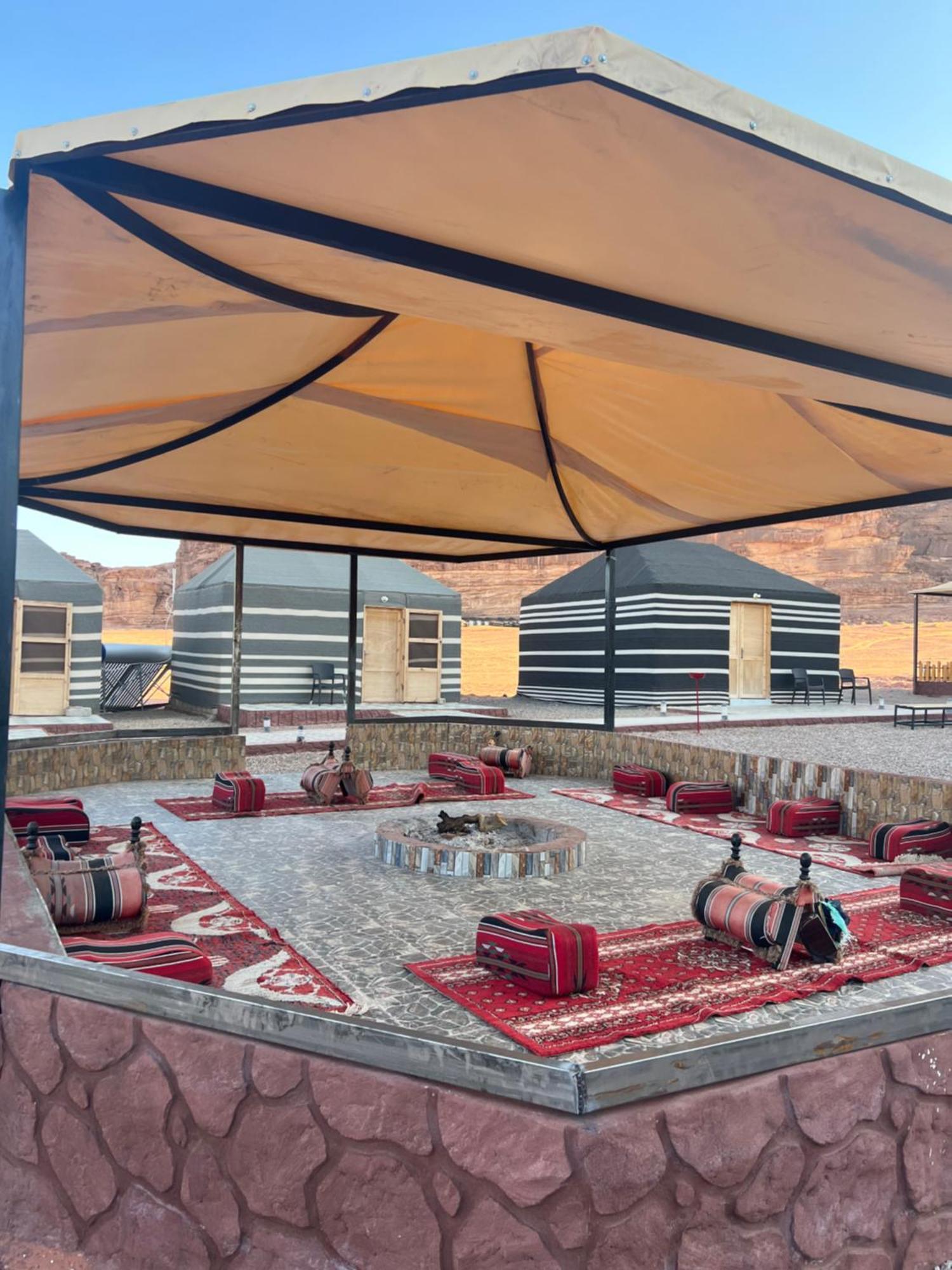 Rum Island Luxury Camp & Bubbles Hotel Wadi Rum Buitenkant foto