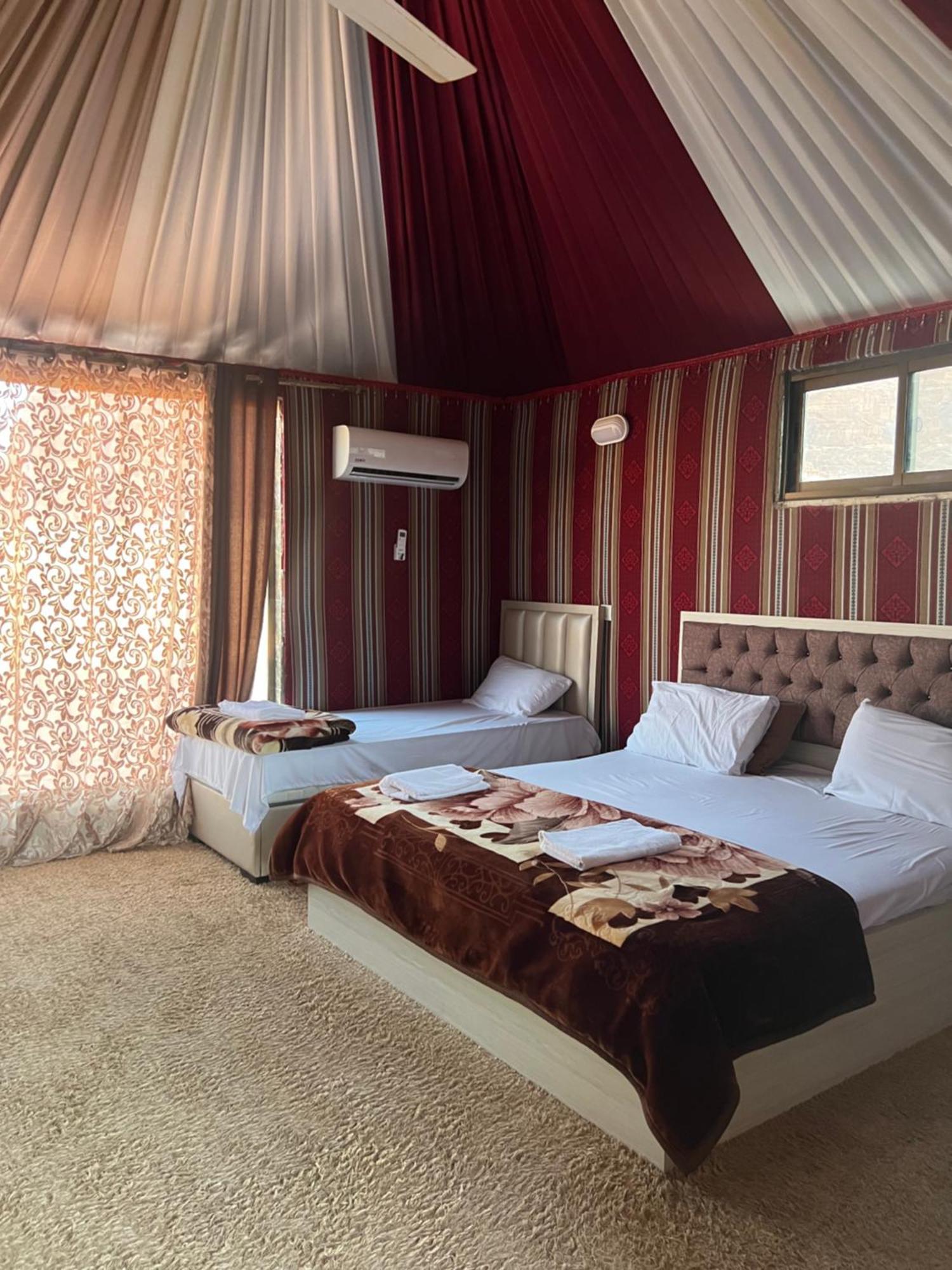 Rum Island Luxury Camp & Bubbles Hotel Wadi Rum Buitenkant foto