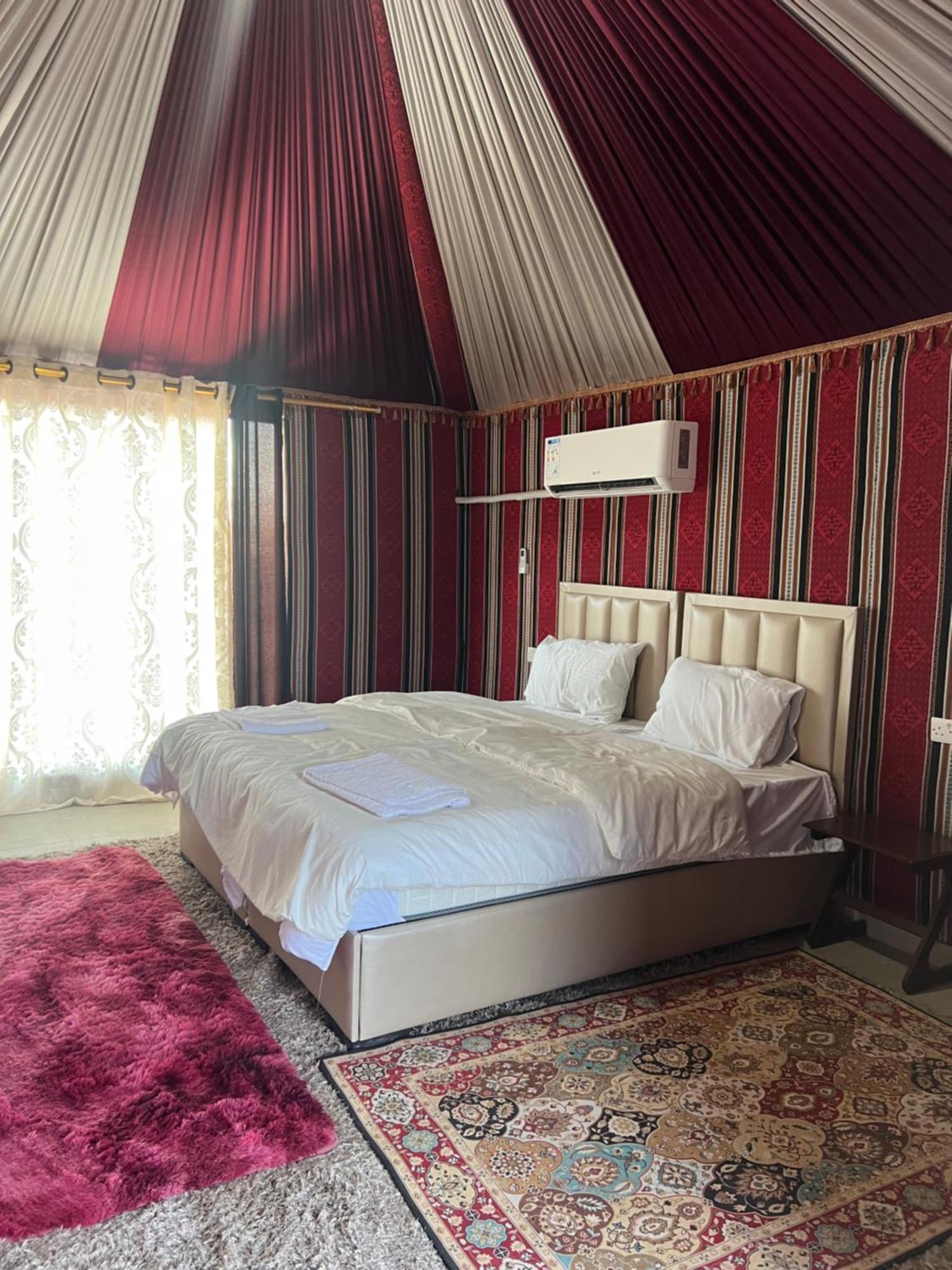 Rum Island Luxury Camp & Bubbles Hotel Wadi Rum Buitenkant foto