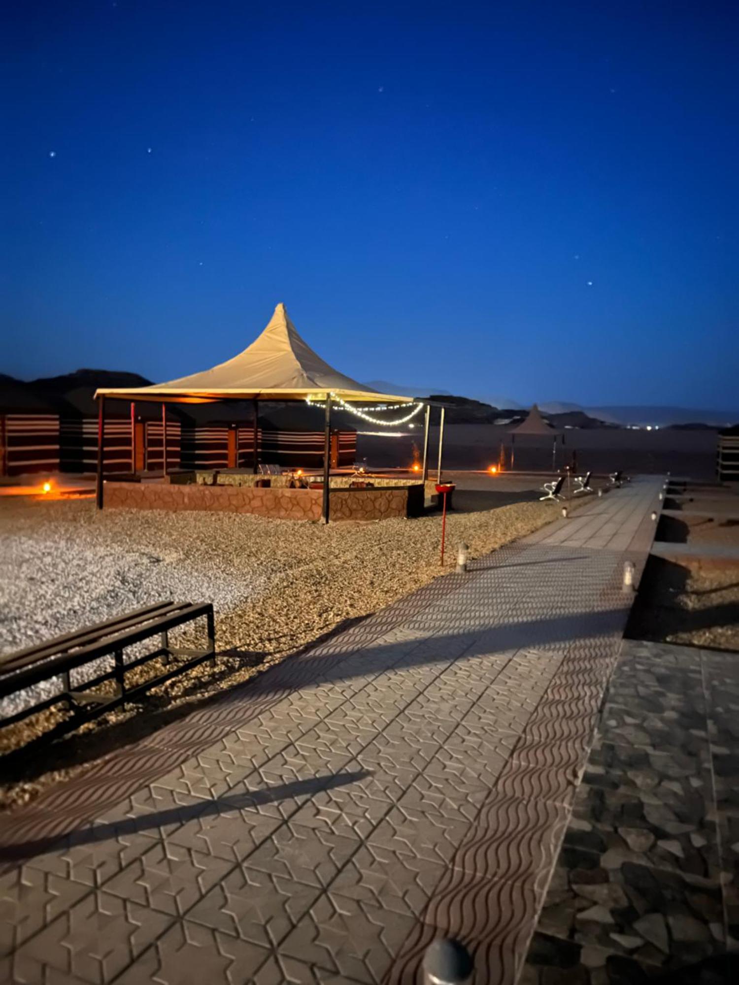 Rum Island Luxury Camp & Bubbles Hotel Wadi Rum Buitenkant foto